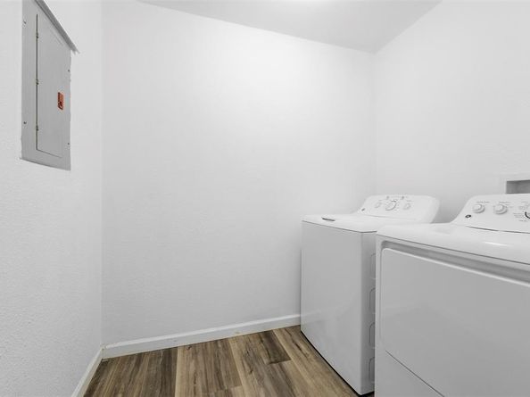 1310  Airline Drive , Grapevine Texas 76051