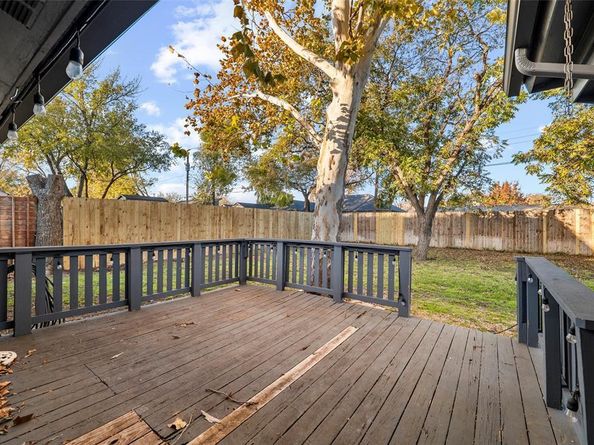 1310  Airline Drive , Grapevine Texas 76051