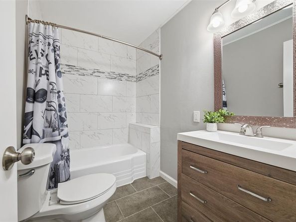 1310  Airline Drive , Grapevine Texas 76051