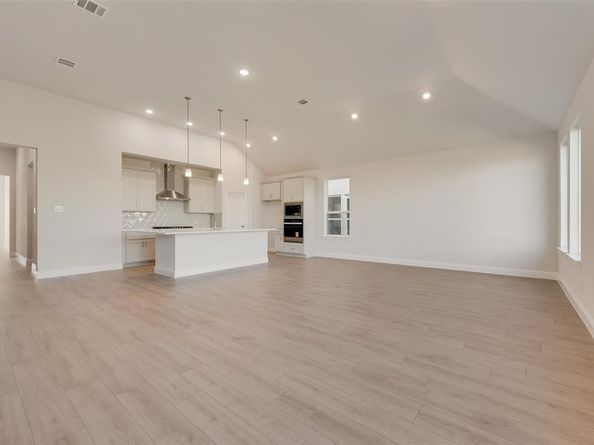 840  Turnbull Avenue , Fort Worth Texas 76247