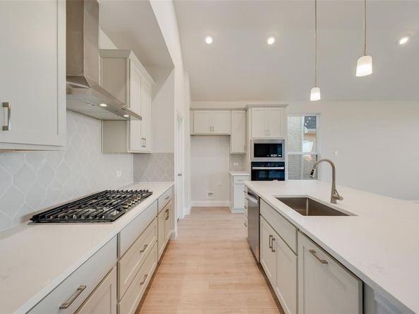 840  Turnbull Avenue , Fort Worth Texas 76247