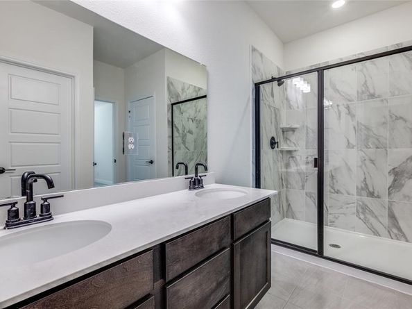 2700  Goldfinch Drive , Denton Texas 76205