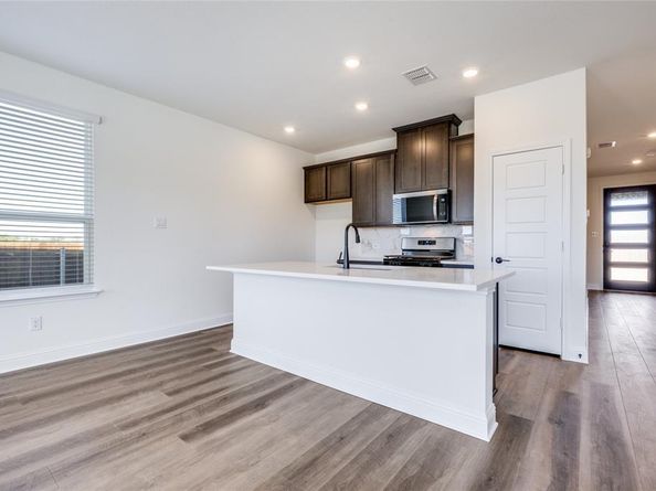 2700  Goldfinch Drive , Denton Texas 76205