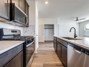 2700  Goldfinch Drive , Denton Texas 76205