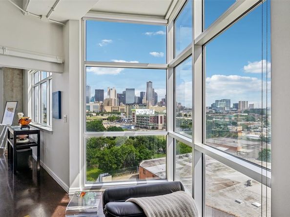 1001  Belleview Street  708, Dallas Texas 75215