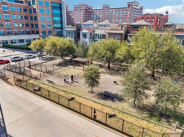 1001  Belleview Street  708, Dallas Texas 75215