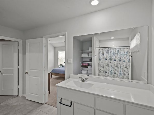 729  Emmons Creek Street , Justin Texas 76247