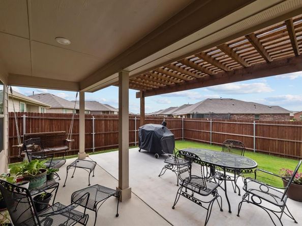 729  Emmons Creek Street , Justin Texas 76247