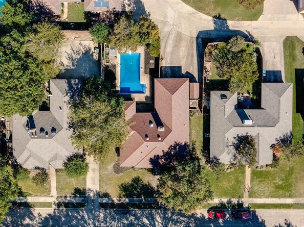 2109  Nob Hill , Carrollton Texas 75006