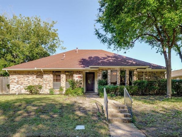 2109  Nob Hill , Carrollton Texas 75006