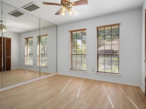 2109  Nob Hill , Carrollton Texas 75006