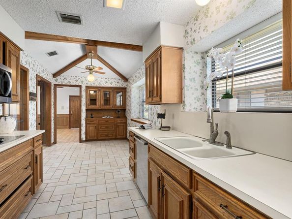 2109  Nob Hill , Carrollton Texas 75006