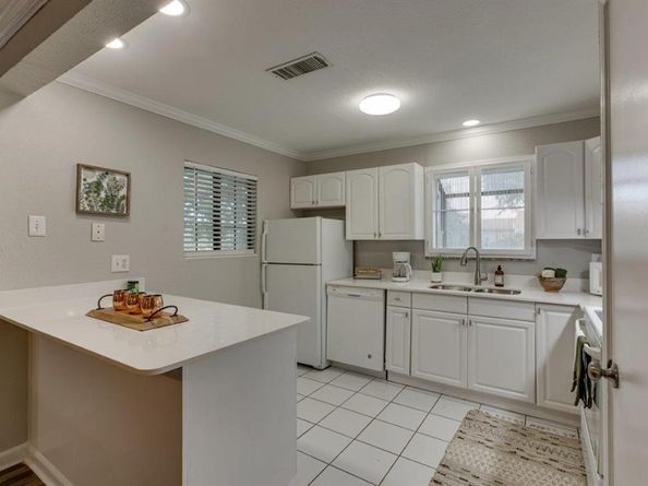 15151  Berry Trail  401, Dallas Texas 75248