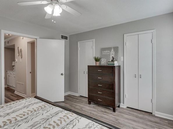 15151  Berry Trail  401, Dallas Texas 75248