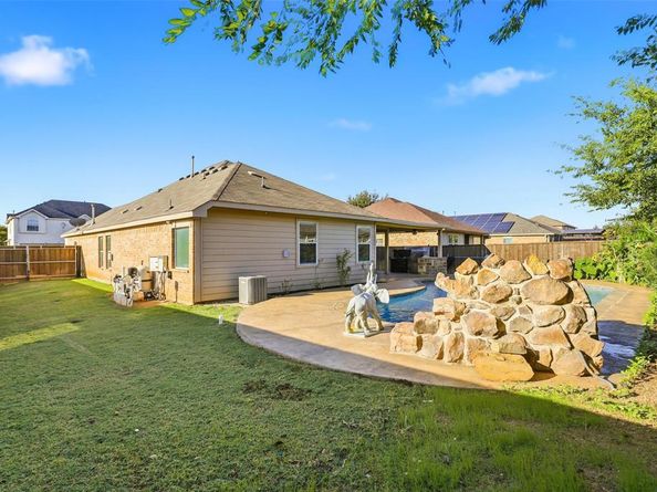 521  Bailer Drive , Crowley Texas 76036
