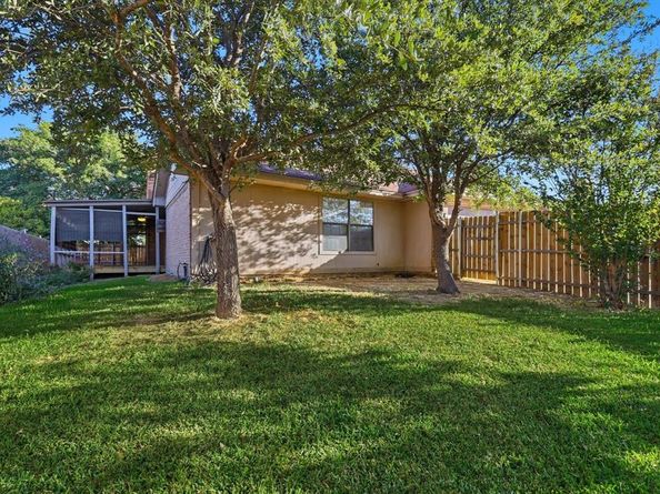 1130  Woodrow Drive , Lewisville Texas 75067