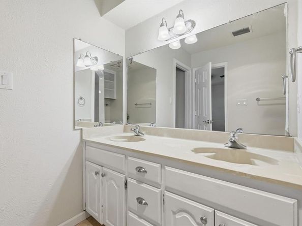 1130  Woodrow Drive , Lewisville Texas 75067