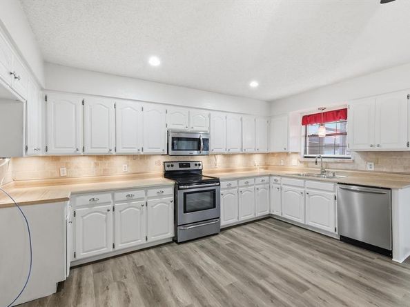 1130  Woodrow Drive , Lewisville Texas 75067