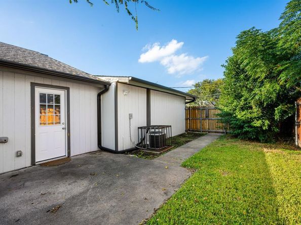 11353  Quail Run Street , Dallas Texas 75238