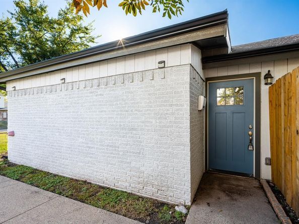 11353  Quail Run Street , Dallas Texas 75238