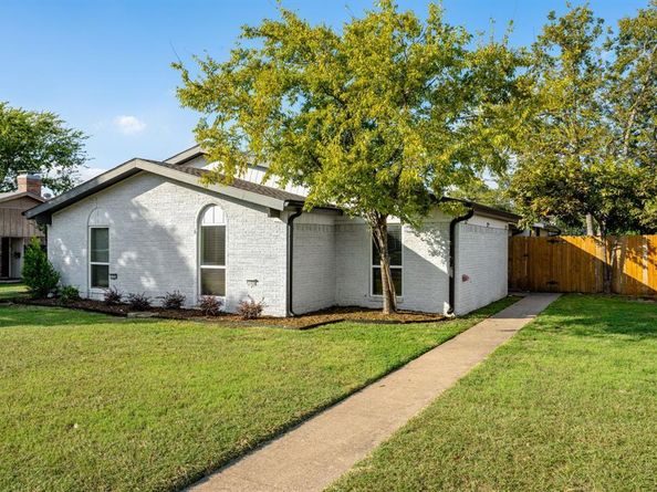 11353  Quail Run Street , Dallas Texas 75238