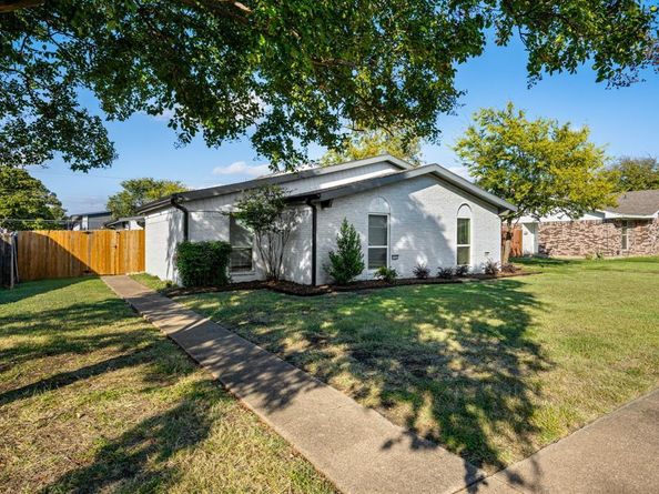 11353  Quail Run Street , Dallas Texas 75238
