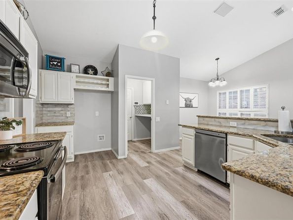 5409  Summit Peak Drive , Arlington Texas 76017