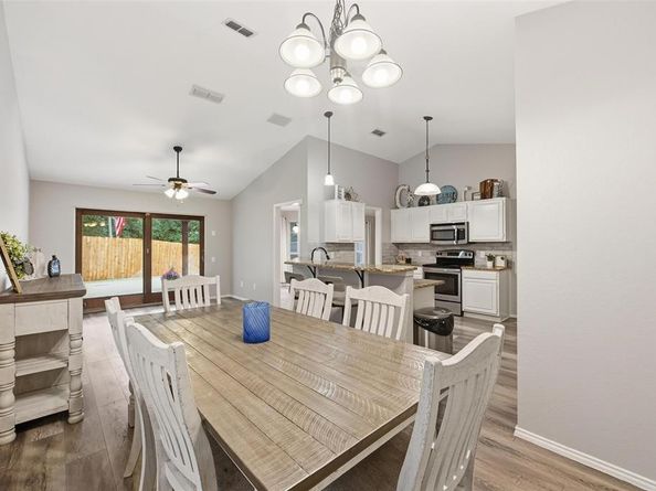 5409  Summit Peak Drive , Arlington Texas 76017