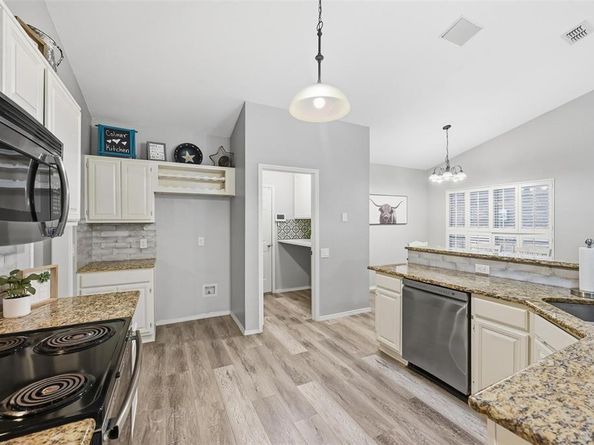 5409  Summit Peak Drive , Arlington Texas 76017