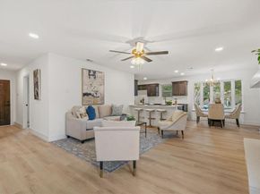 928  Oak Trail , DeSoto Texas 75115