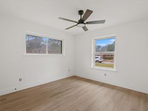 928  Oak Trail , DeSoto Texas 75115