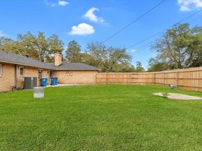 928  Oak Trail , DeSoto Texas 75115