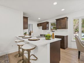 928  Oak Trail , DeSoto Texas 75115