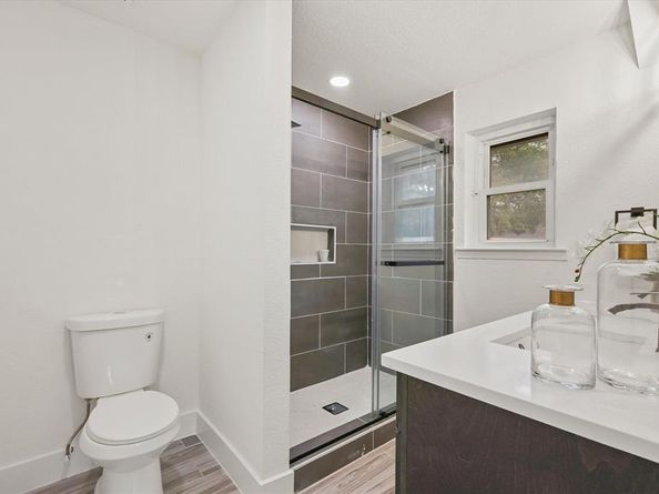 928  Oak Trail , DeSoto Texas 75115