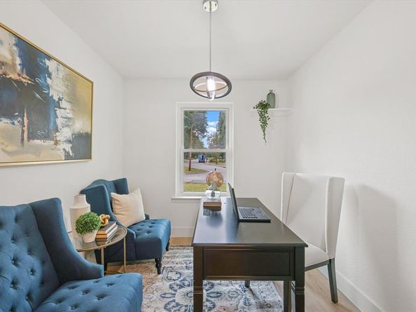 928  Oak Trail , DeSoto Texas 75115