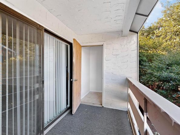 5840  Spring Valley Road  810, Dallas Texas 75254