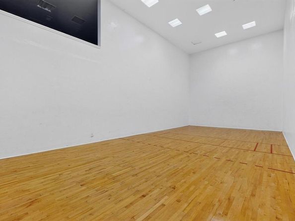 5840  Spring Valley Road  810, Dallas Texas 75254