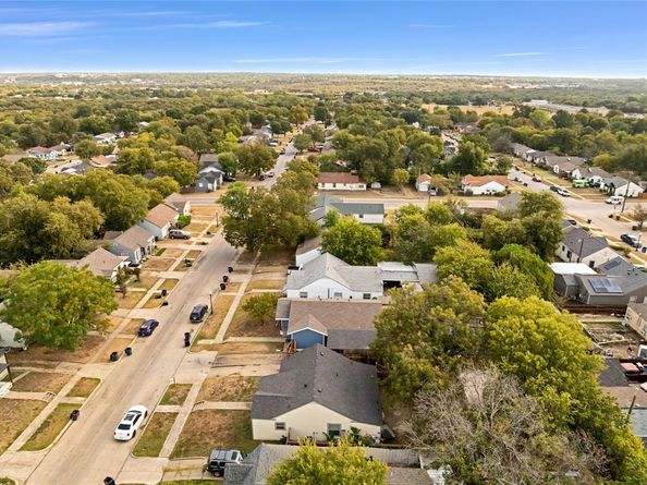 1104 E Mulkey Street , Fort Worth Texas 76104