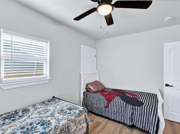 1104 E Mulkey Street , Fort Worth Texas 76104