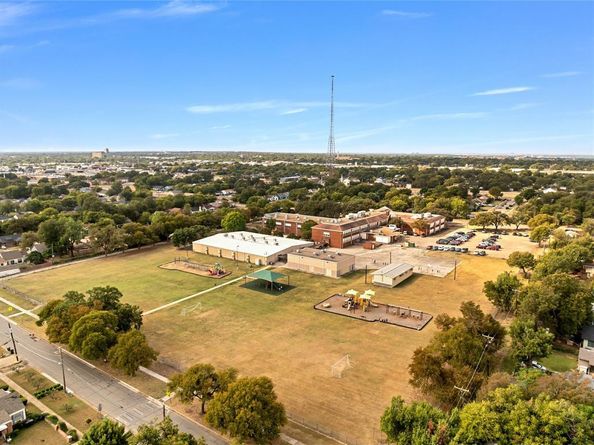 1104 E Mulkey Street , Fort Worth Texas 76104