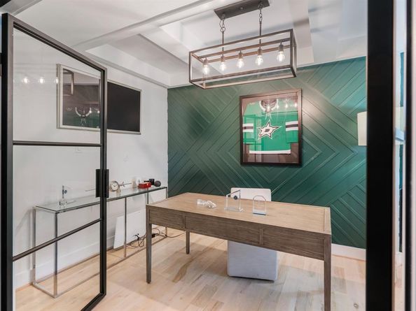 9124  Westglen Drive , Dallas Texas 75228