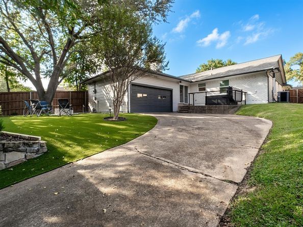 9124  Westglen Drive , Dallas Texas 75228