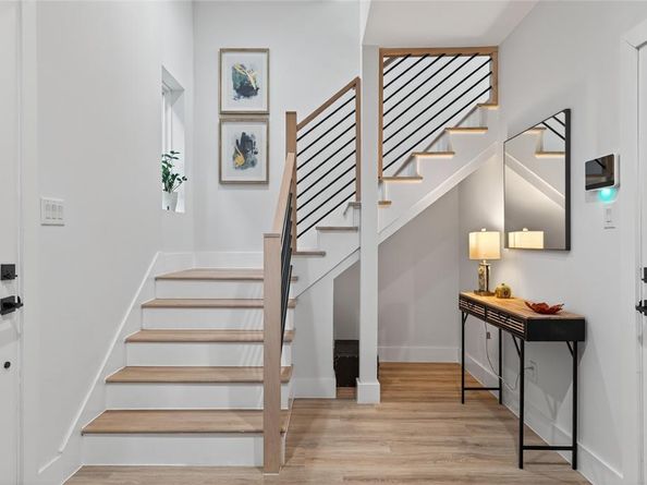 2102 N Prairie Avenue  105, Dallas Texas 75204