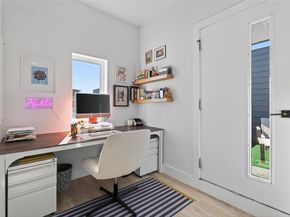 2102 N Prairie Avenue  105, Dallas Texas 75204