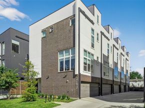 2102 N Prairie Avenue  105, Dallas Texas 75204