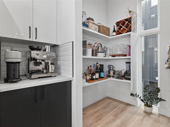 2102 N Prairie Avenue  105, Dallas Texas 75204