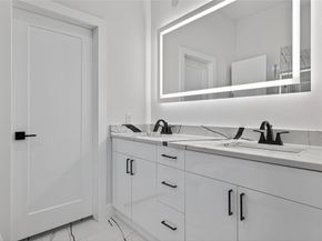 2102 N Prairie Avenue  105, Dallas Texas 75204