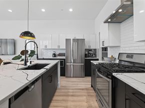 2102 N Prairie Avenue  105, Dallas Texas 75204