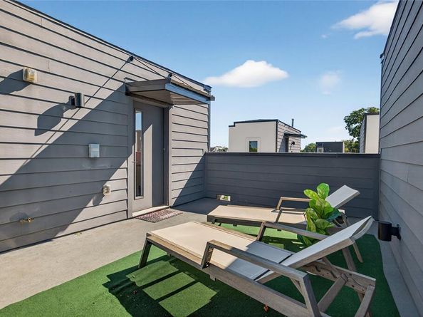 2102 N Prairie Avenue  105, Dallas Texas 75204