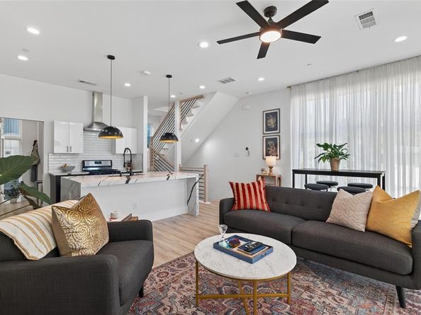 2102 N Prairie Avenue  105, Dallas Texas 75204